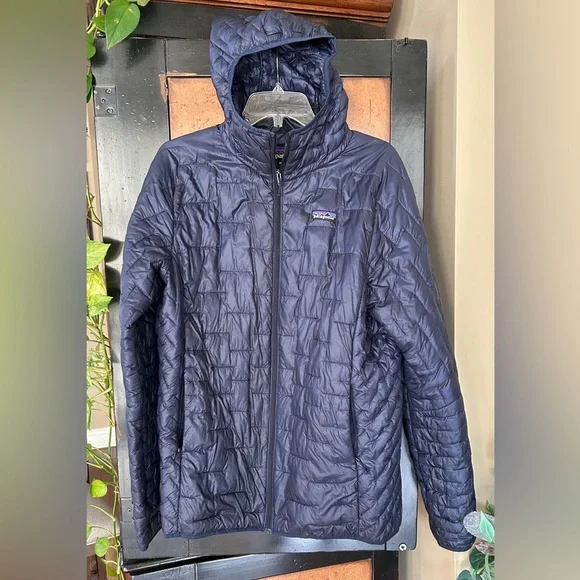 Patagonia Worn Wear
Women's XL Micro Puff Hoody Navy Blue - Picture 2 of 5
